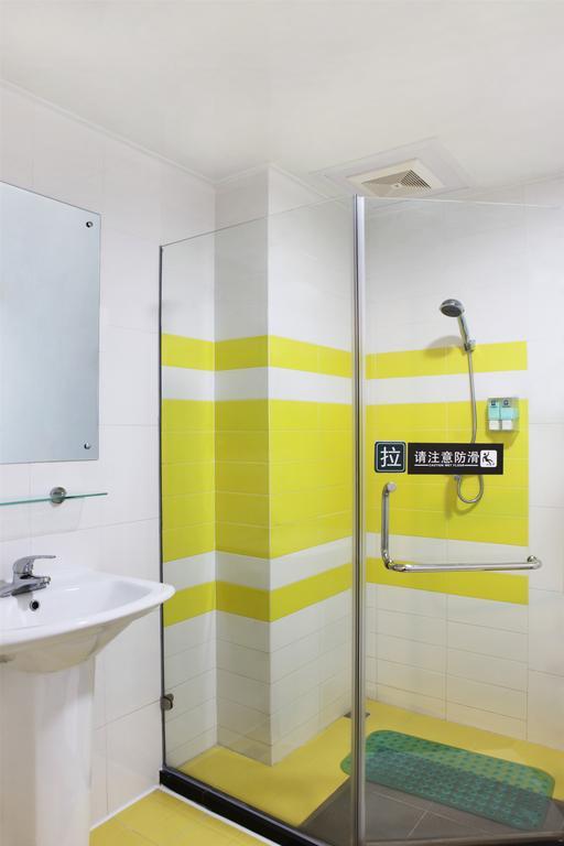 7Days Inn Zhu Hai Gong Bei Tunnel Portal Zhuhai Exterior foto